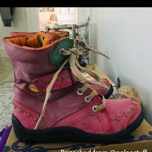 TMA EYES leather booties